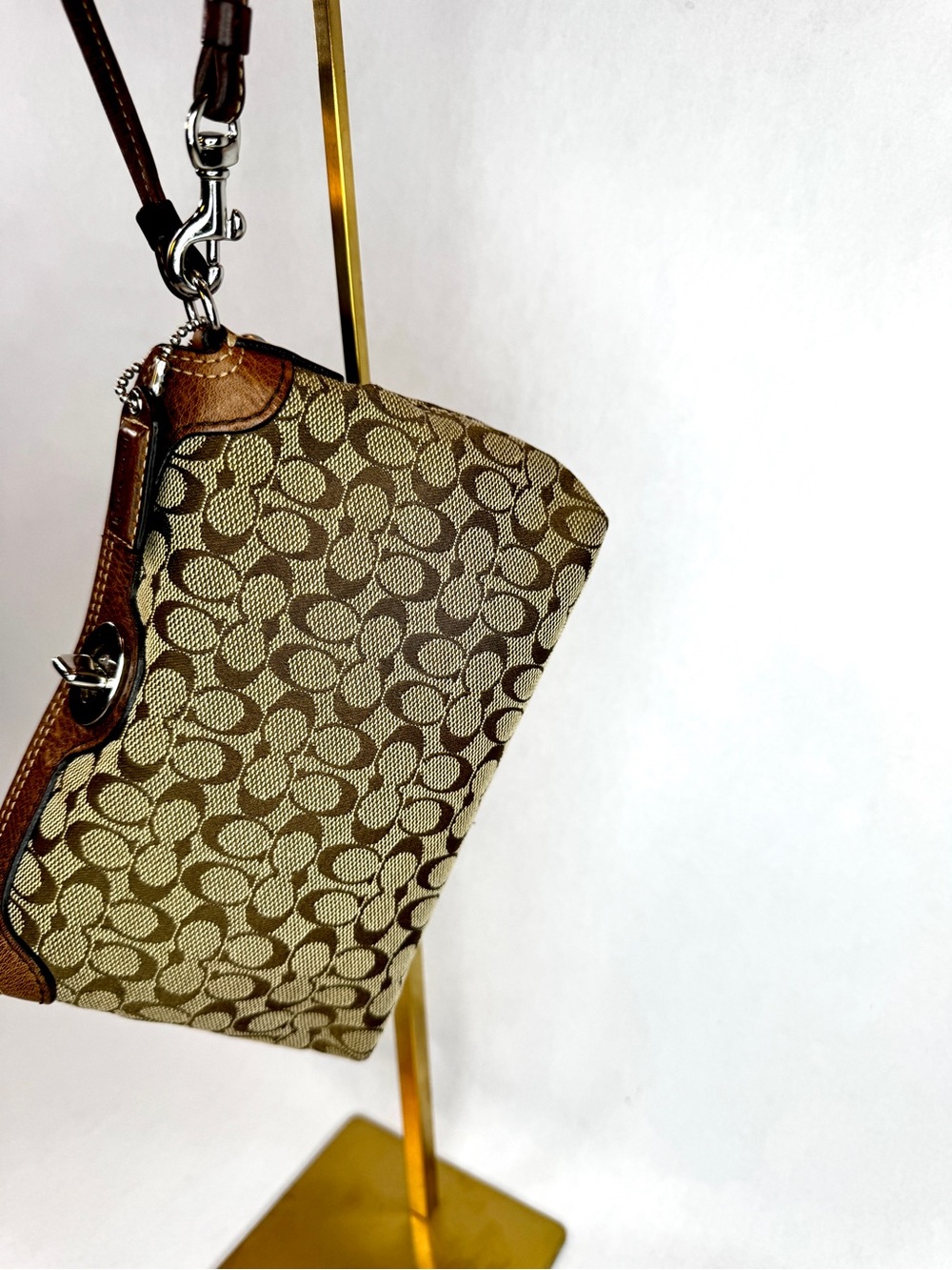 Coach Signature Canvas Turnlock Wristlet Clutch Khaki Brown Leather Trim - Picture 3 of 14